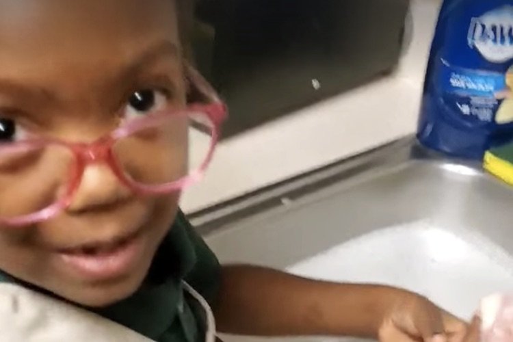 Girl Washes Chicken with Dish Soap in Hilarious Viral Video