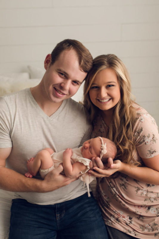 kendra and joe duggar share first photo at home with baby addison plus a gorgeous family photoshoot