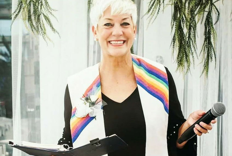 Sara Cunningham: Meet the Incredible Woman Who Acts as a Stand-In Mom for Gay Weddings