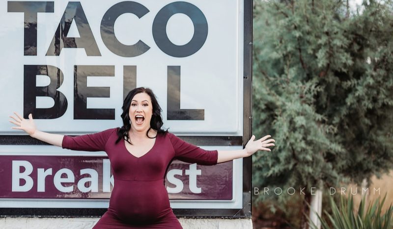 expectant mom dazzles in her taco bell-themed maternity shoot, now thousands of other moms want to be her best friend