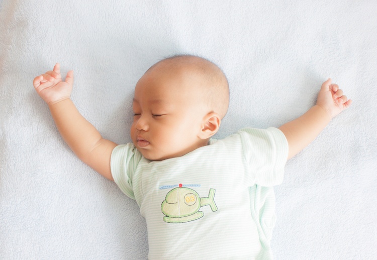 help! my 2-month-old baby refuses to sleep on his back: advice from sleep consultant kelly murray