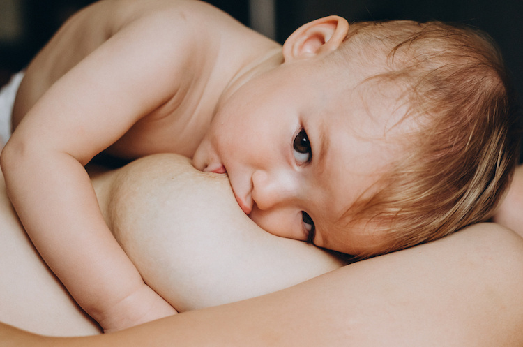 my infant has started biting me when i breastfeed her: how can i start the weaning process?