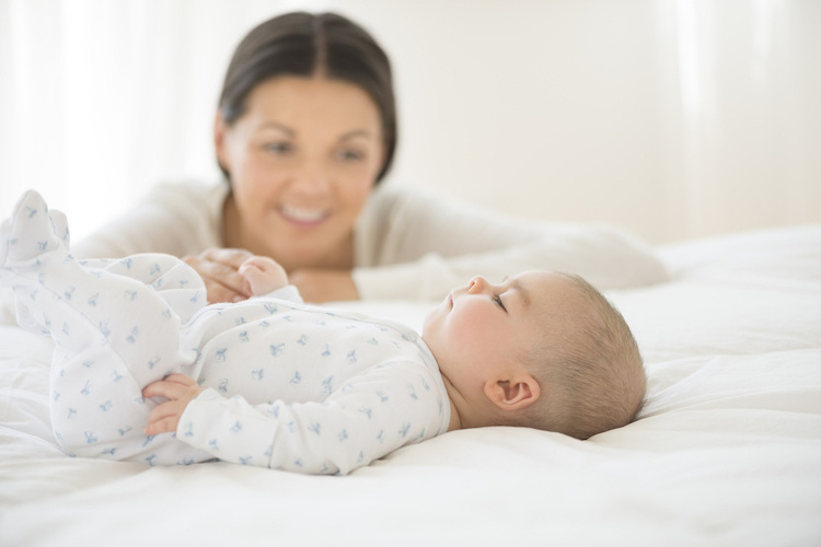 Should You Wake a Sleeping Baby in Order to Feed Him?