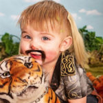 Mom of 9 Creates 'Tiger King' Costumes for Her Kids, Stages Wild Photoshoot