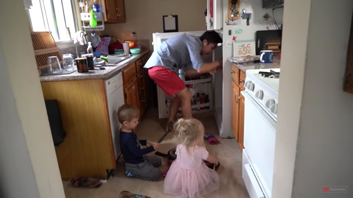 dad shares painfully accurate video of the '5 stages of working from home'
