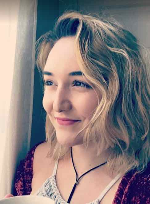 17-year-old loses both parents to covid-19 ahead of the holidays | allison brady, 17, tragically lost both her parents to covid-19 this past year.
