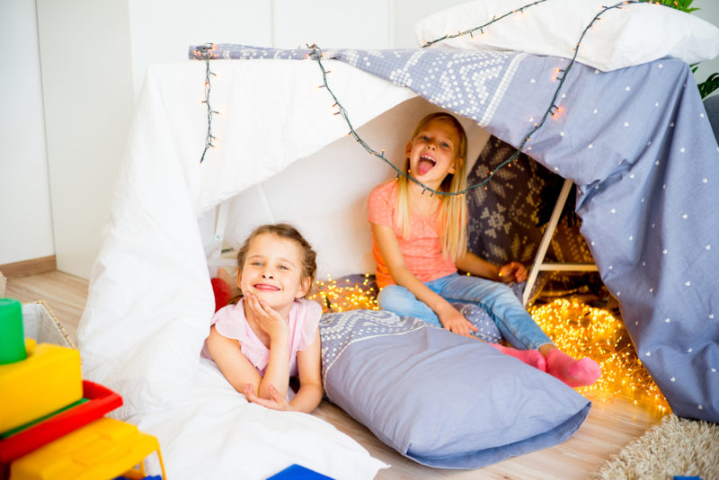 What Is the Right Age to Let Kids Start Having Sleepovers?