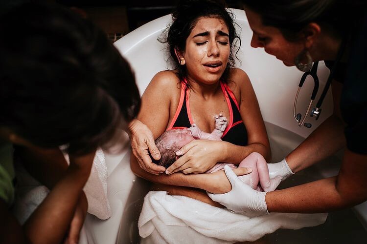 10 birth photographers to follow on instagram that will give you life