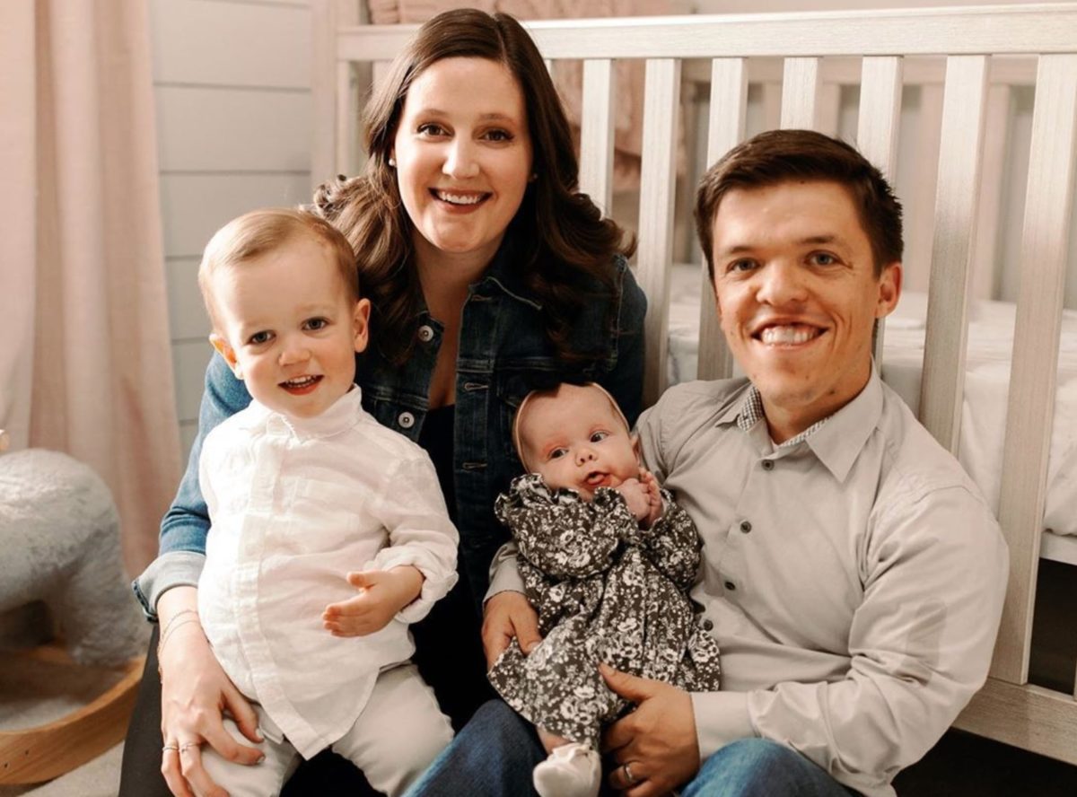 Tori And Zach Roloff's Baby Lilah Mirror Pics Are So Sweet