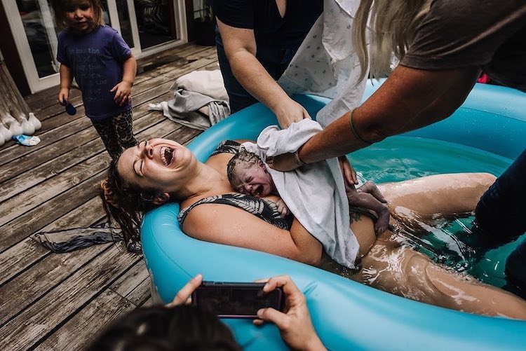 25 astounding birth photography images that capture the miracle of life