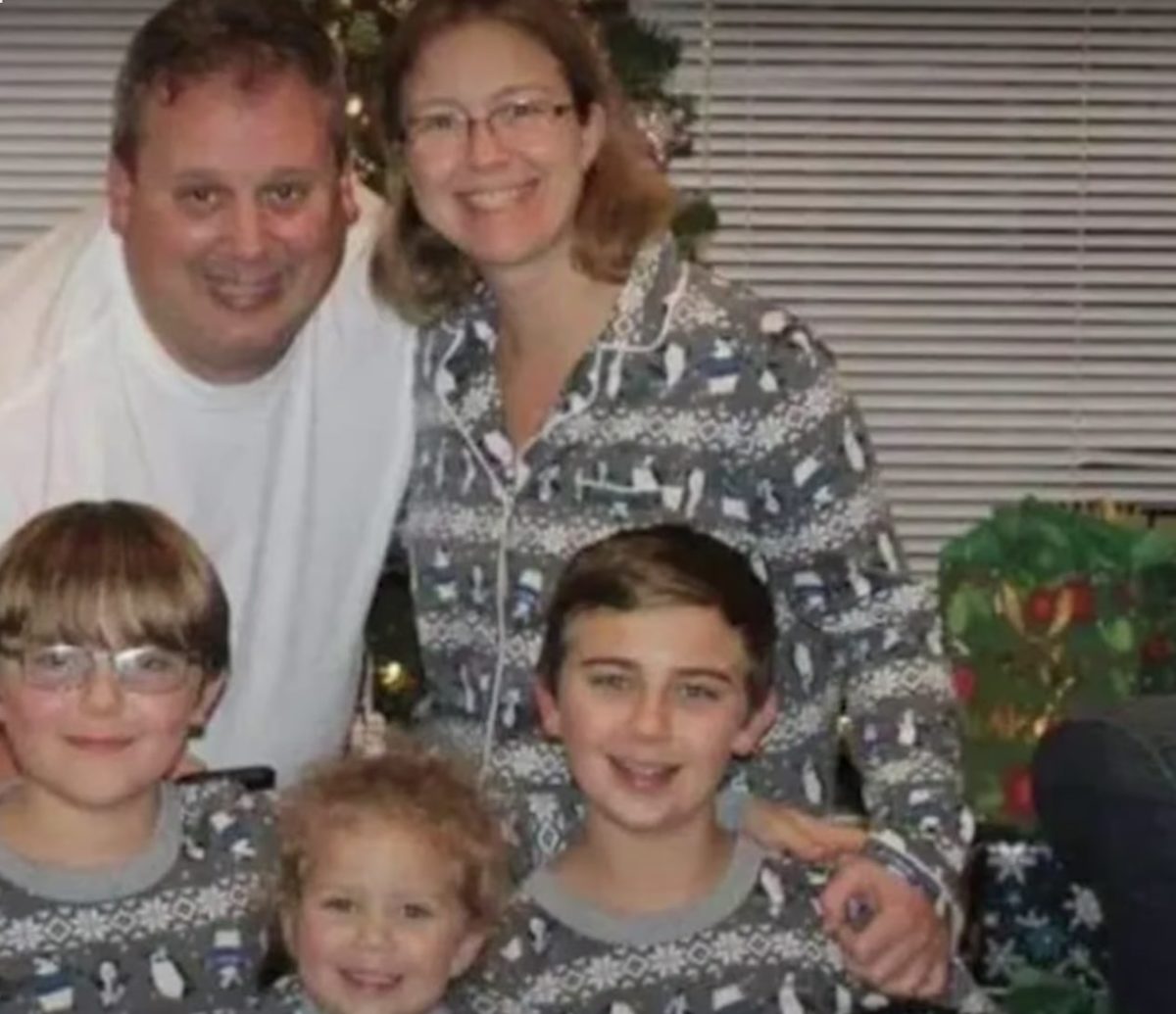 'disney dad' who lived with family's dead bodies saw murder