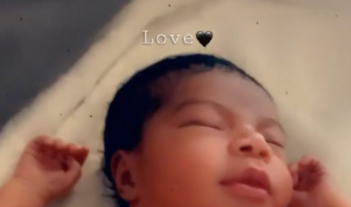 teyana taylor welcomes baby girl after birthing in bathroom