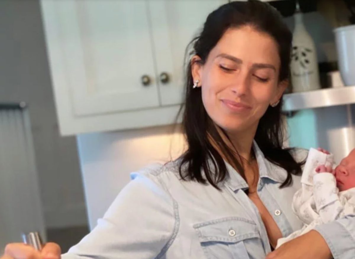 hilaria baldwin takes multitasking-selfie while nursing