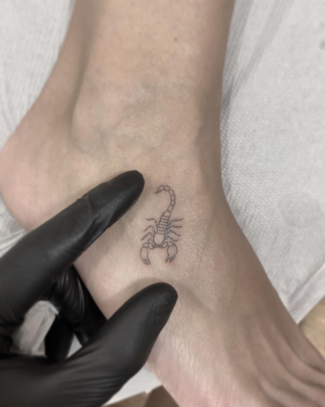 Girly Scorpion Tattoos on The Neck Girly Scorpion Tattoos on | Scorpio  tattoo, Tattoos for women, Cool tattoos
