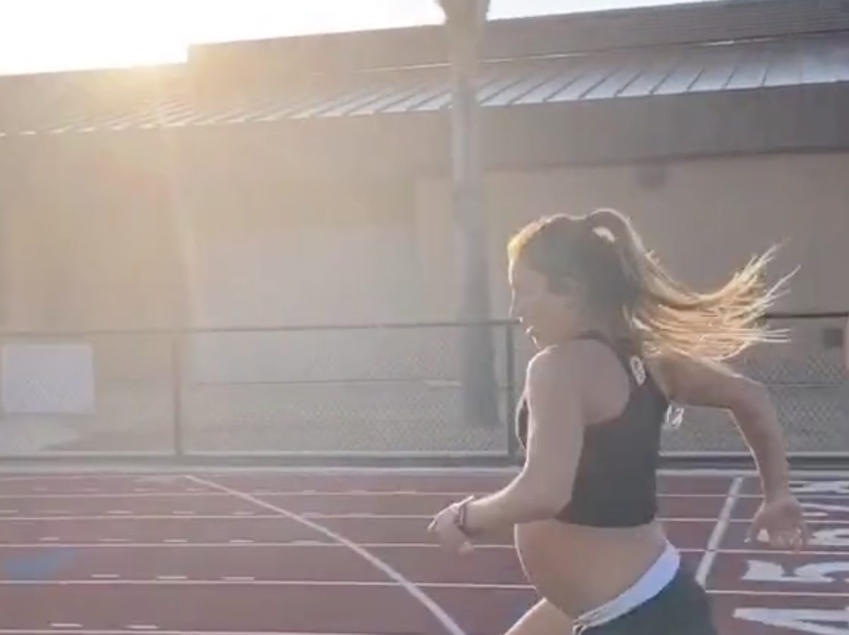 woman goes viral on tiktok after she ran a mile in 5 minutes and 25 seconds while 9 months pregnant