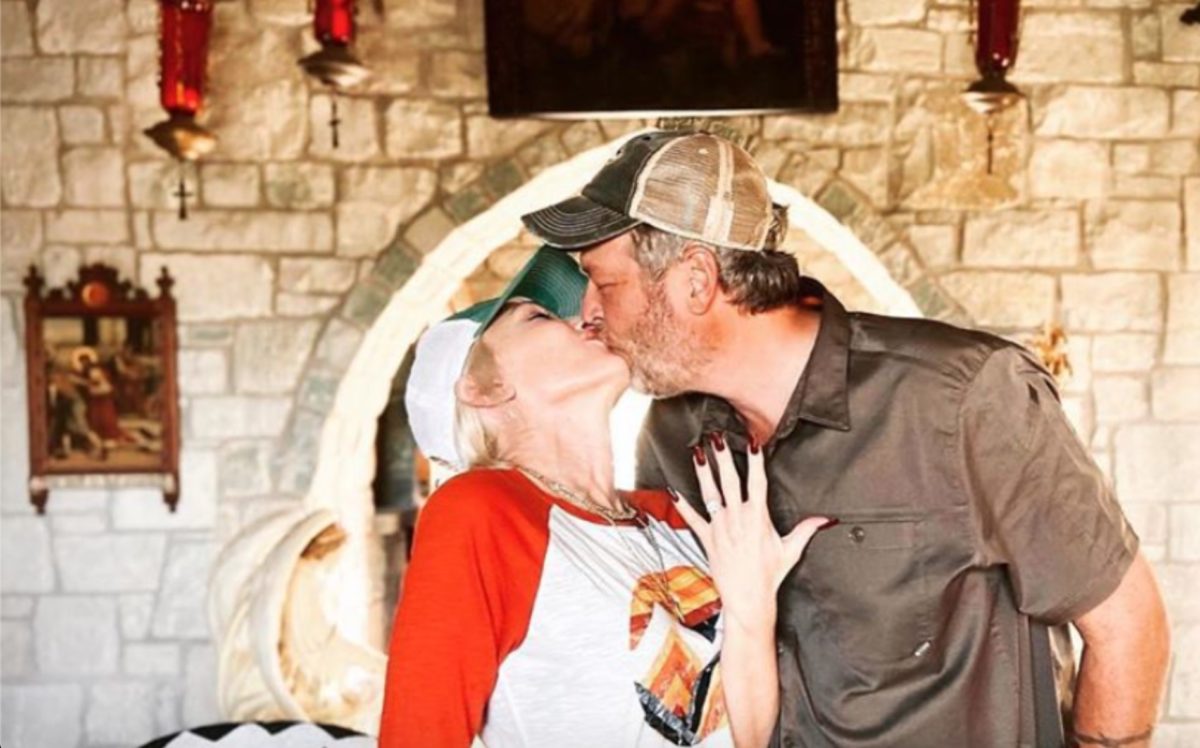 gwen stefani and blake shelton are saving 2020 after they revealed that they are engaged