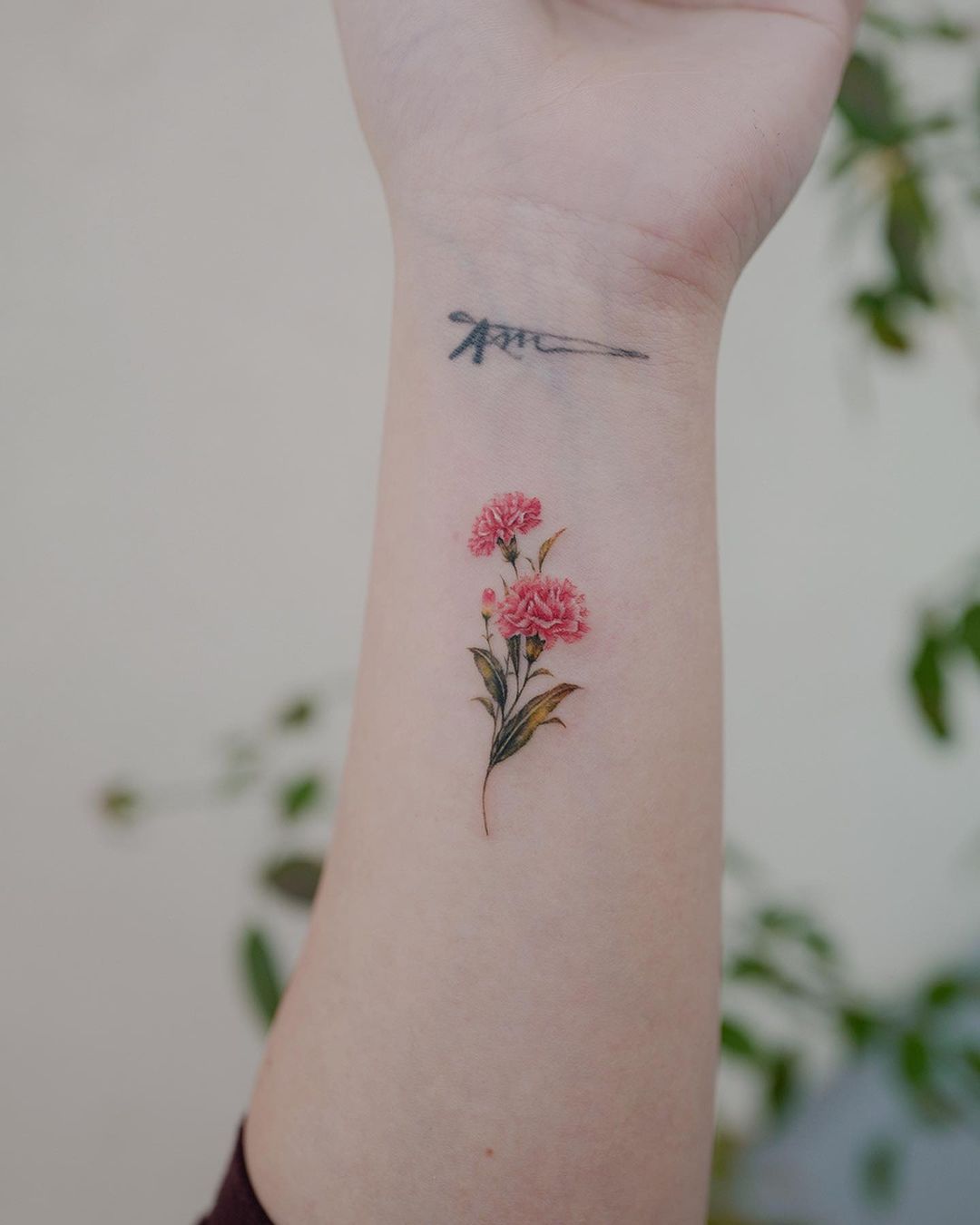 Delicate Tattoos That Look Just Like Incredible Jewelry | CafeMom.com