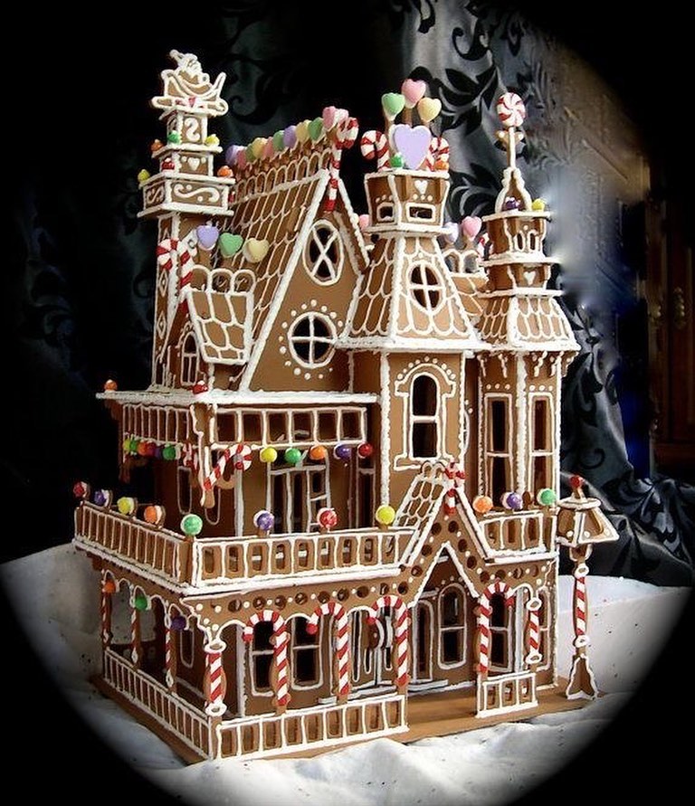 25 Magical Gingerbread Houses That Celebrate Christmas