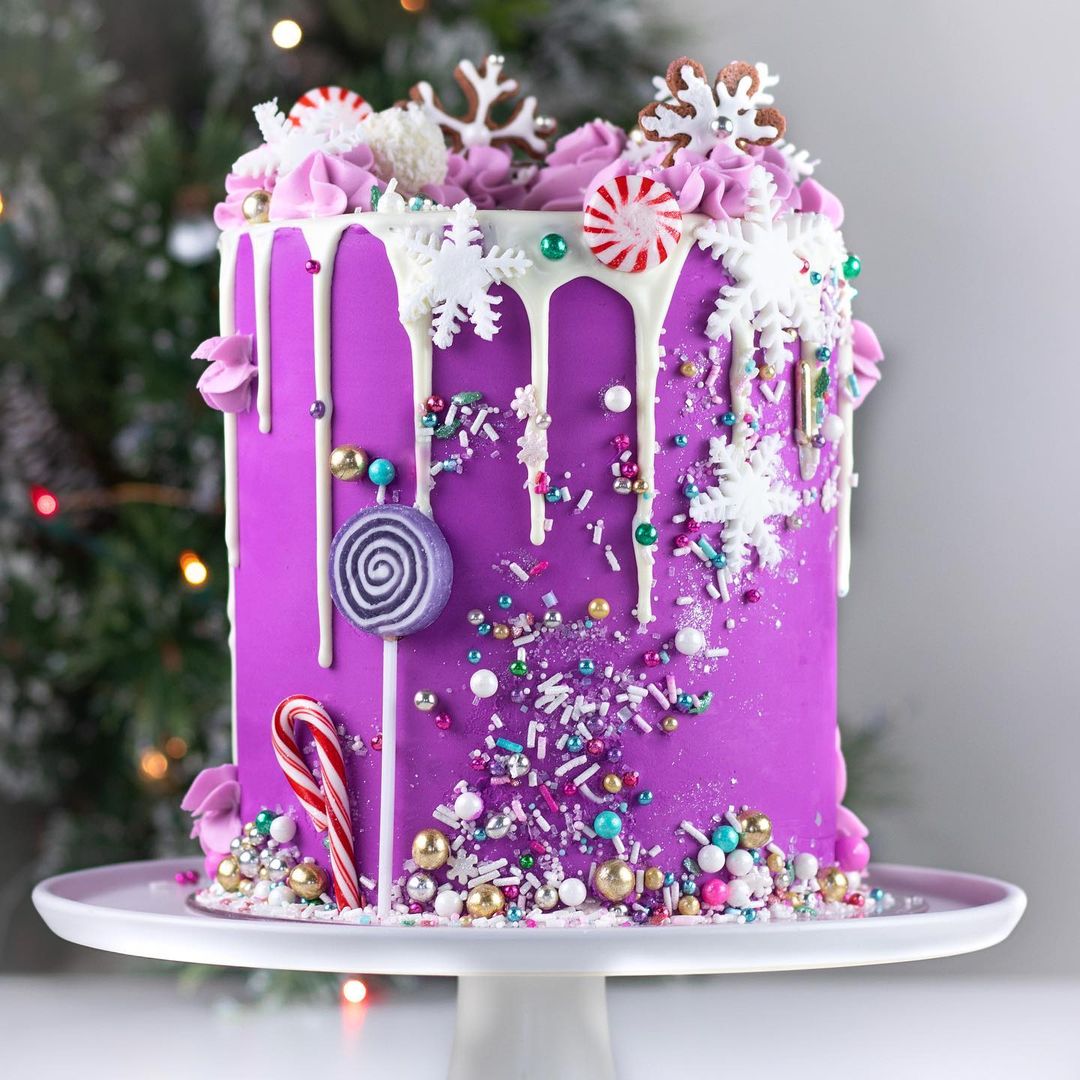 15 Gorgeous Christmas Cakes to Get You in the Spirit