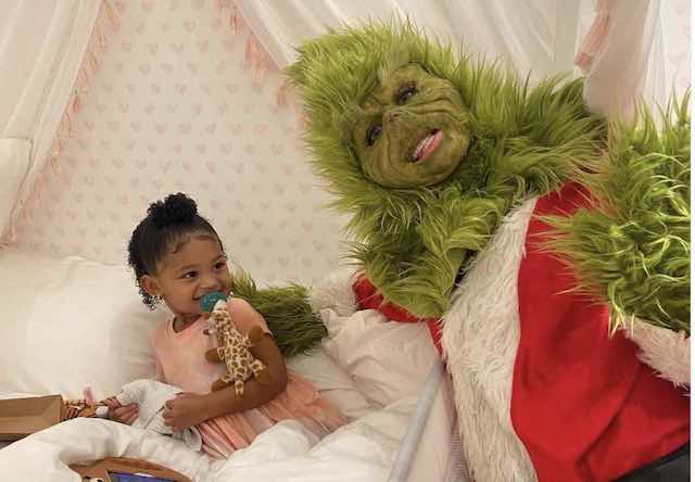 Kylie Jenner and Stormi Make Grinch Cupcakes in the Most Adorable Video