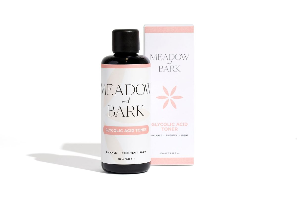 give mom the gift of a relaxing night in with these affordable skincare products from meadow and bark | the moms in your life deserve these meadow and bark products this christmas.