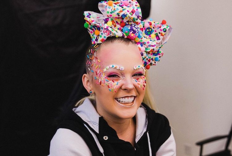 JoJo Siwa Comes Out in Veritable Social Media Blitz and Feels 'Really, Really Happy'