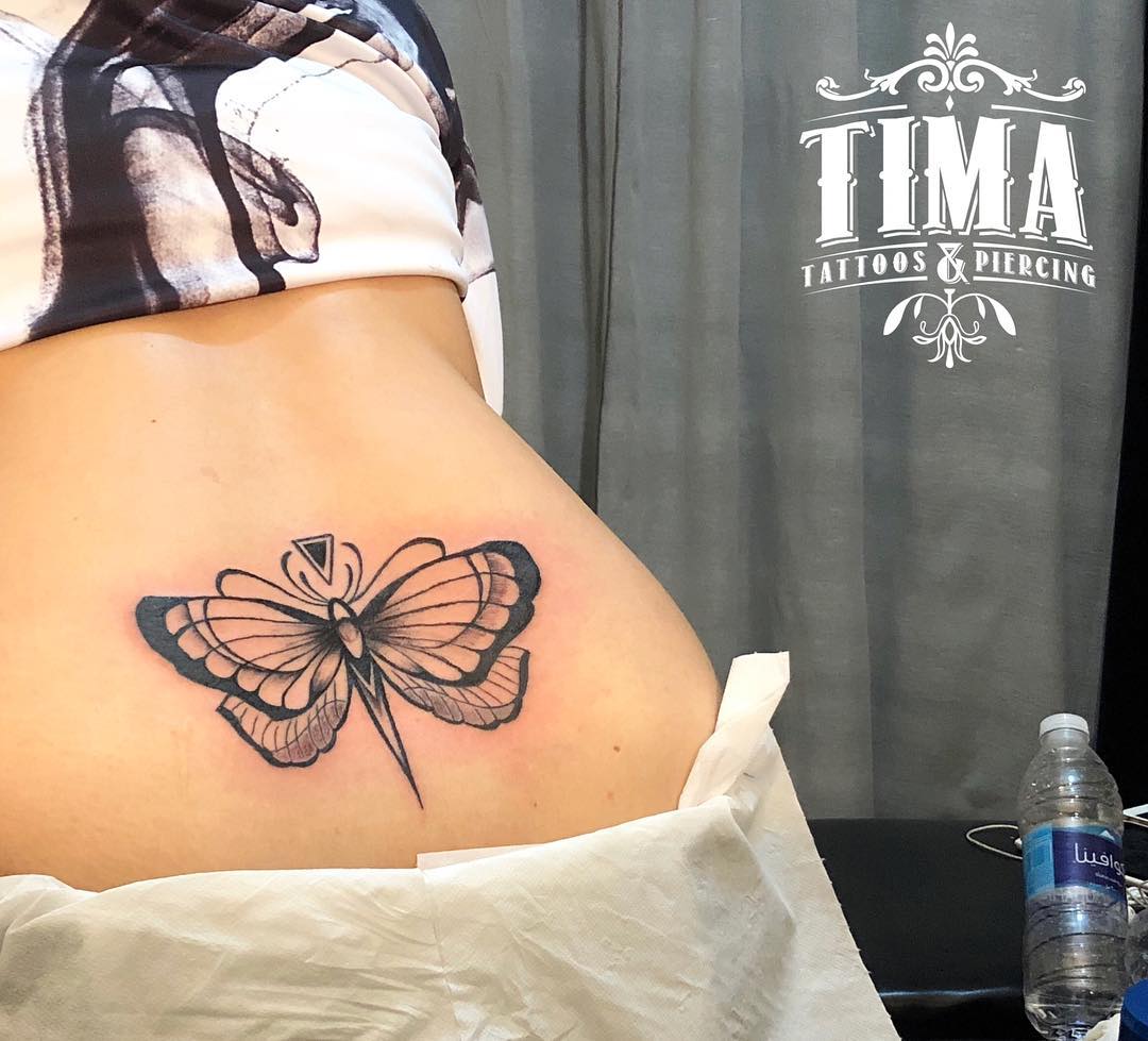 25 Lower Back Tattoos That Upset Taboo and Reclaim a Fabulous Look