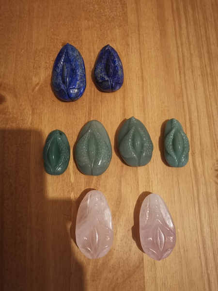 woman accidentally orders box of 'crystal vaginas,' surprises herself in hilarious shopping fail
