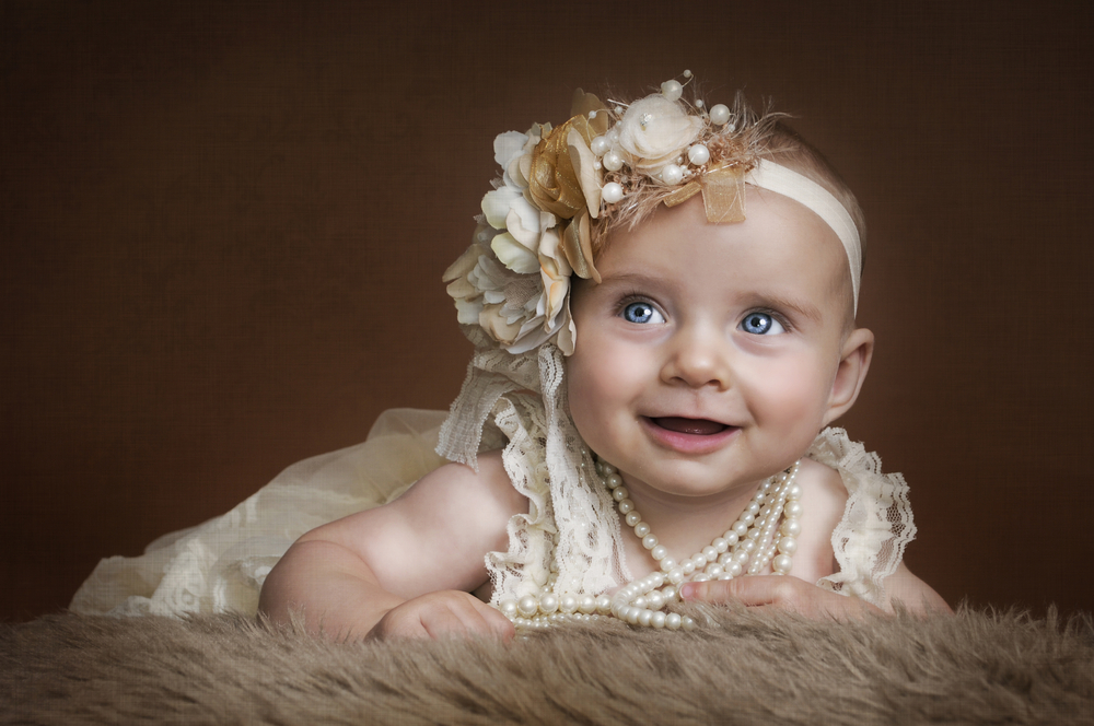 25 Grandma-Approved Old Lady Names for Baby Girls