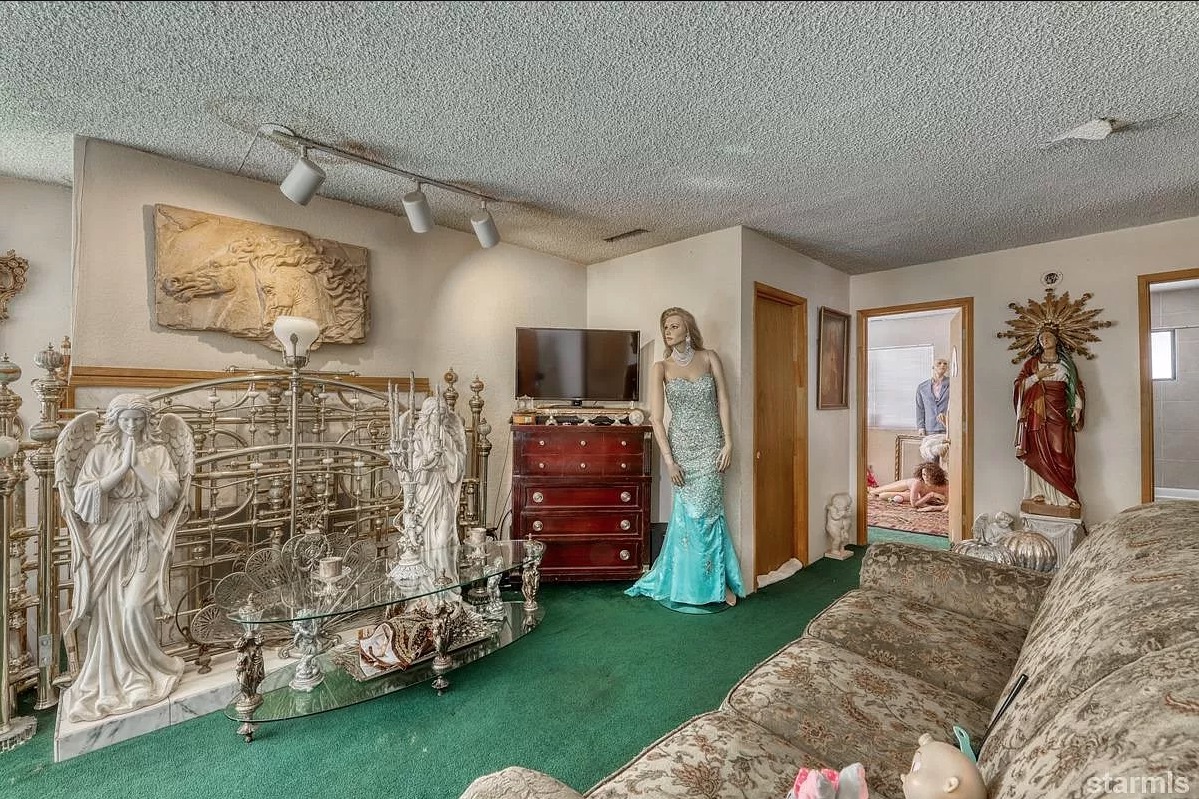 would you buy this mannequin murder house? 