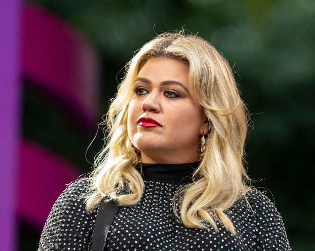 Kelly Clarkson 'Stunned' Divorce Is Taking A 'Nasty Turn'