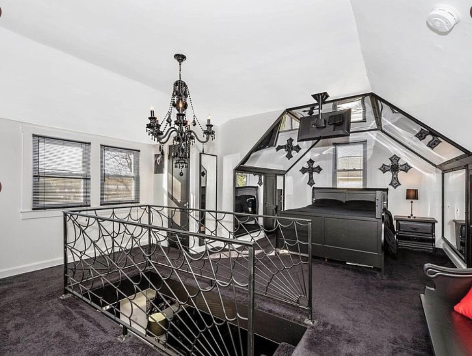 The 25 Wildest Photos from Zillow Real Estate Listings You Will Ever See