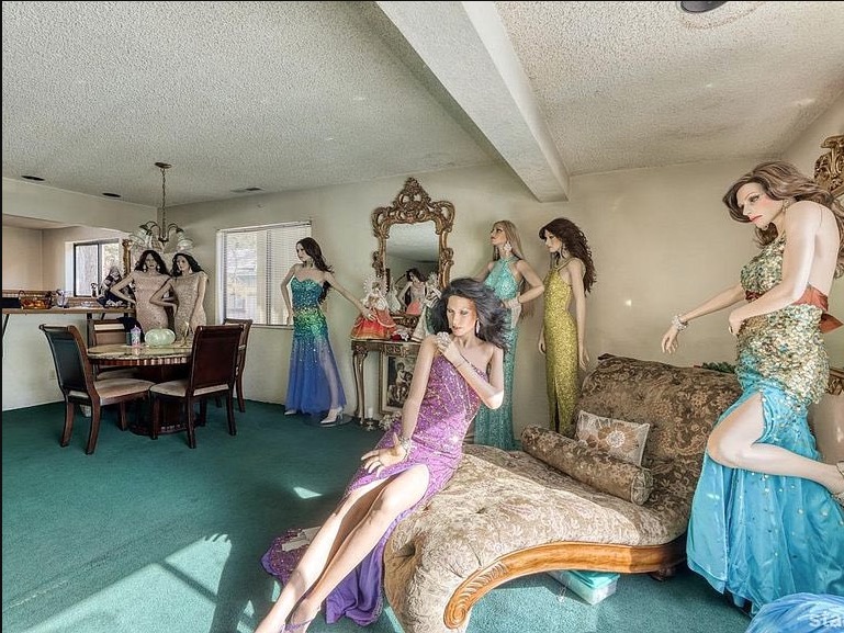 The 25 Wildest Photos from Zillow Real Estate Listings You Will Ever See