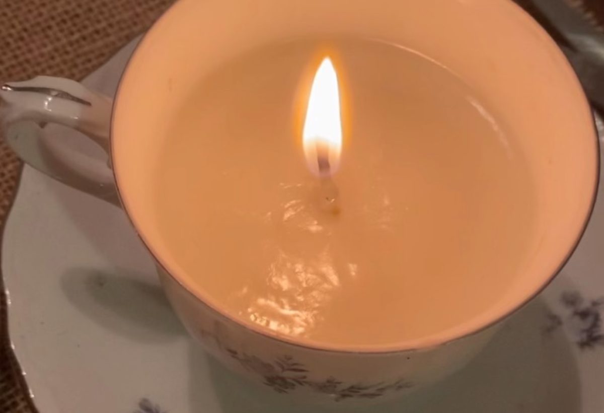 how i make my own candles...which also make adorable homemade mother's day gifts