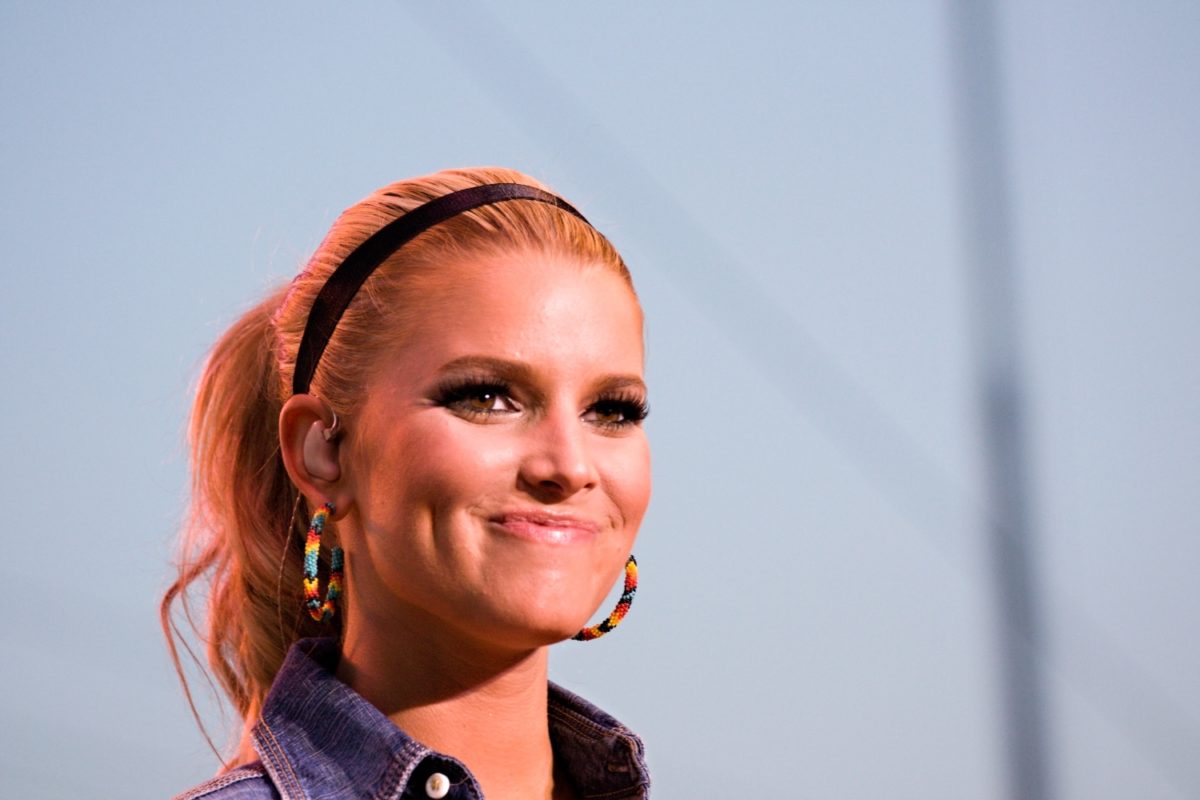 jessica simpson on daughter maxwell helping with horse fear