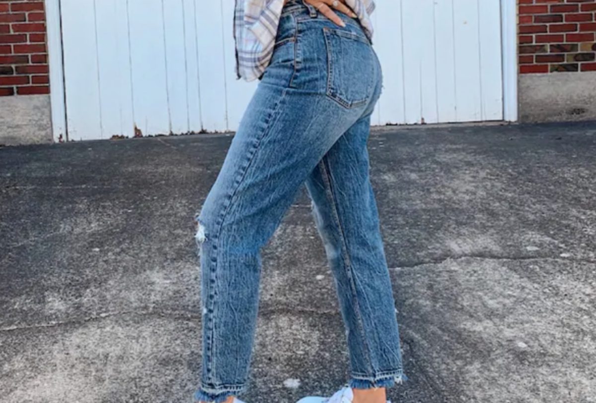 a&f vintage stretch denim | ripped high rise mom jeans