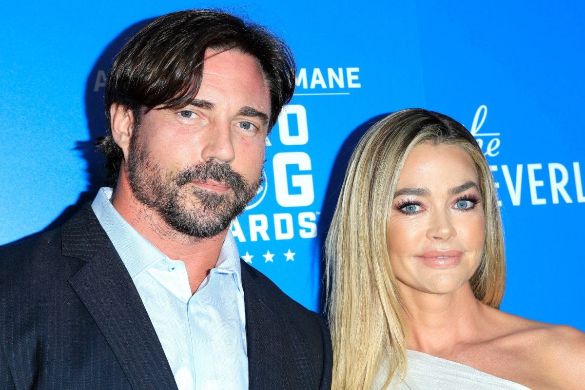 Denise Richards Has Conversations With Teens On Social Media_1