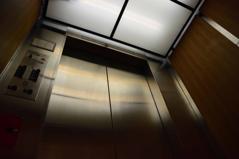 unsafe-scary-tiktok-trend-what-is-the-elevator-game