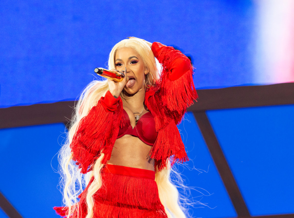 cardi b reveals she is pregnant with baby no. 2 during bet awards performance alongside husband offset