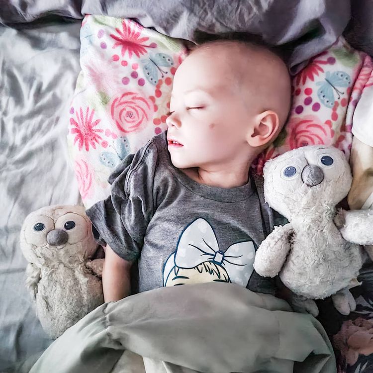 influencer kate hudson's toddler, 2½, loses battle to cancer