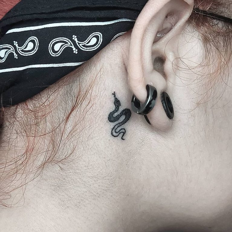33 Behind The Ear Tattoos