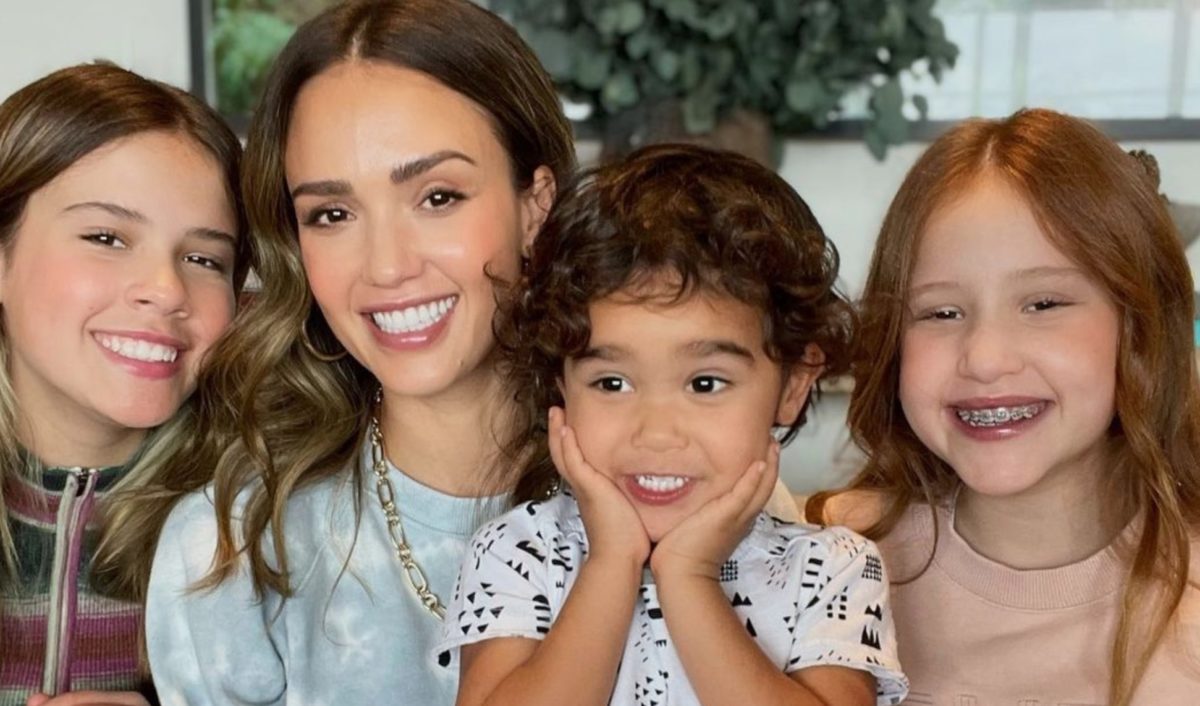 Jessica Alba And Her Daughter 13 Released A Cute Video For July 4th 1200x706 