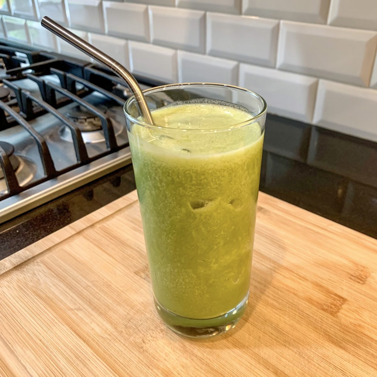 Two Smoothie Recipes Jessica Alba Drinks To Help Stay Healthy | Jessica Alba drinks these high protein smoothies before and after her workouts to help keep her energized and healthy. Below are the smoothie recipes.