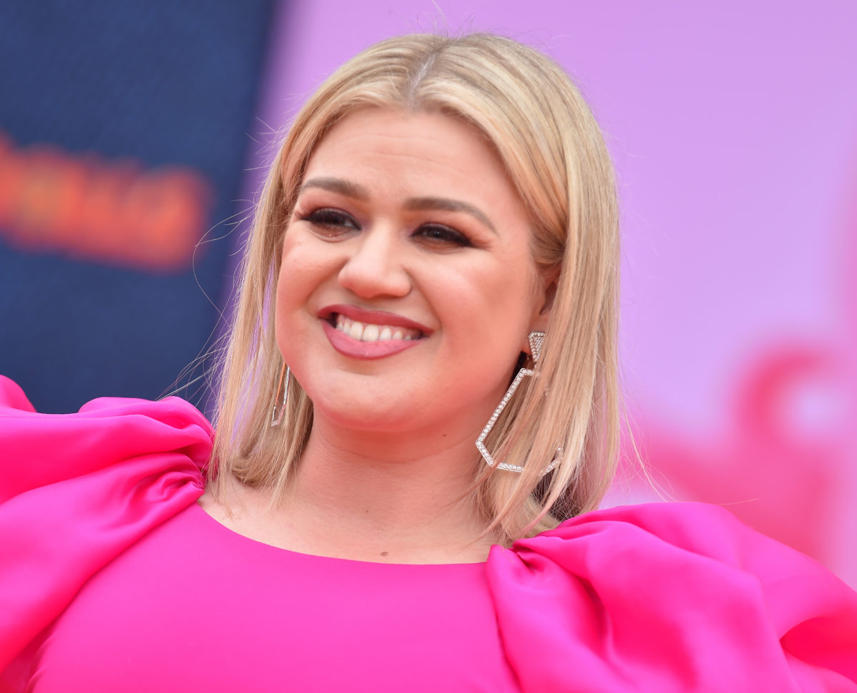 kelly clarkson reveals kids are still reeling from brandon blackstock divorce: 'i wish mommy and daddy were in the same house'