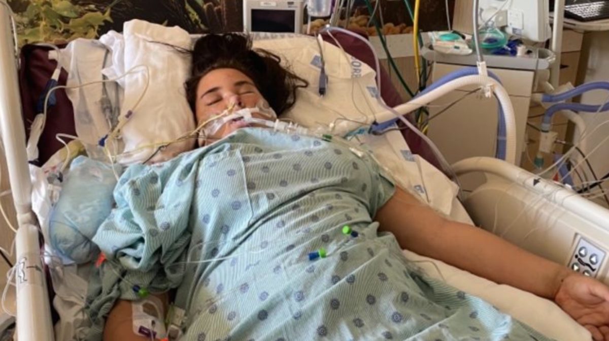 mom doesn't leave daughter's side at icu while teen fights covid-19