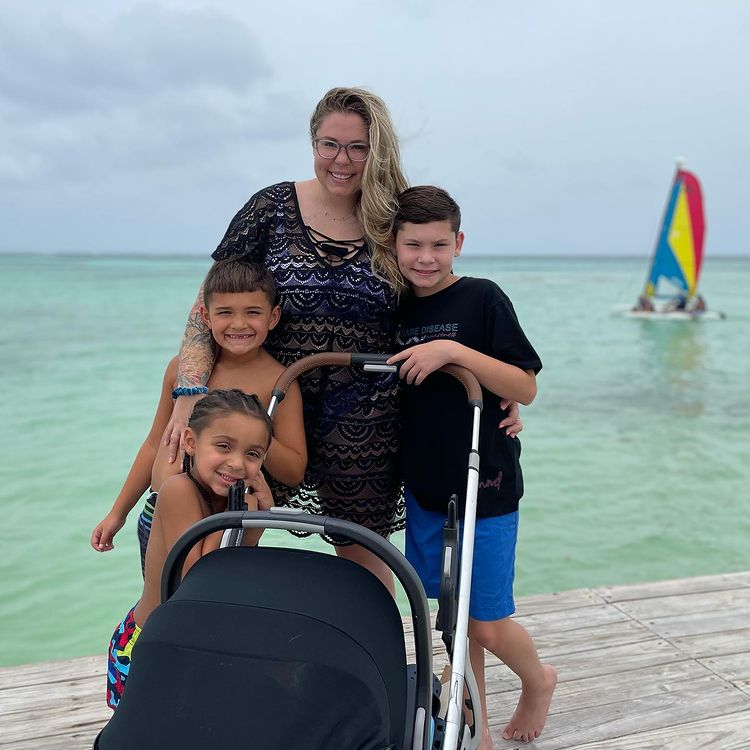 kailyn lowry and kids contract covid-19 trip visiting dominican republic