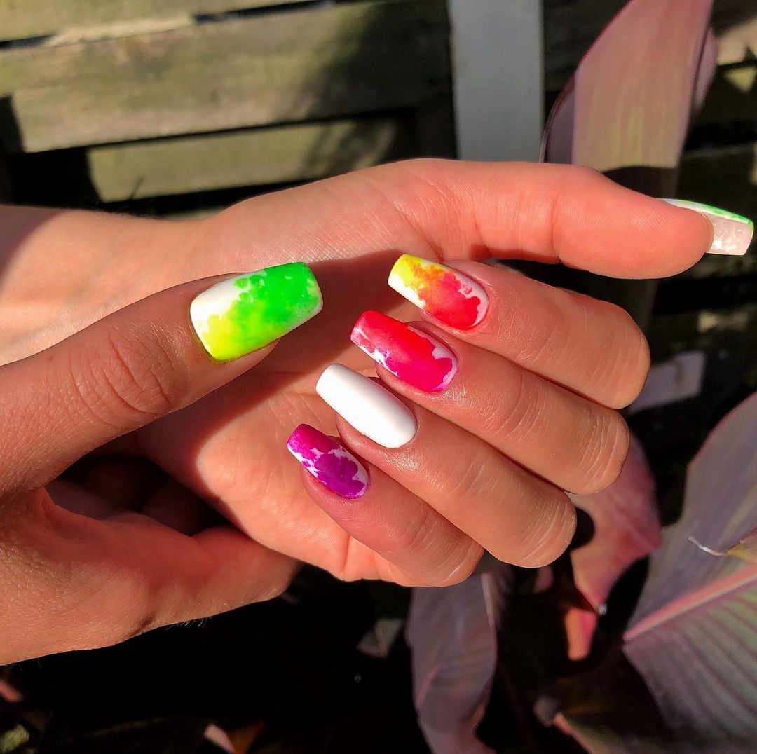 30 different coloured nails