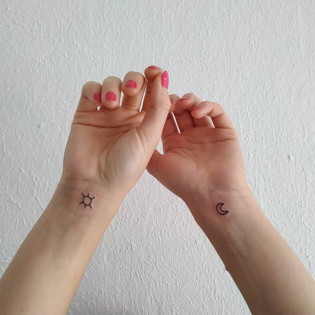 33 Small Wrist Tattoos