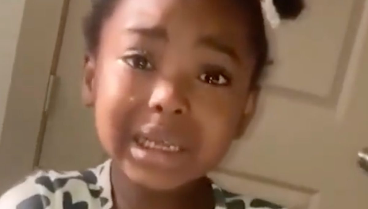 5-year-old girl thinks her mom is an alien after finding her passport