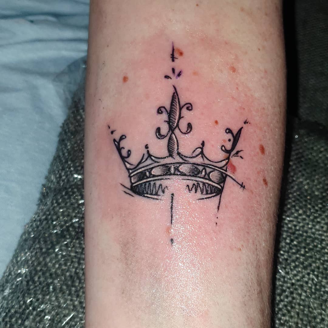 30 Crown Tattoo